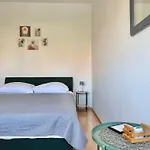 Cozy Studio With Balcony & Free Parking Appartement *