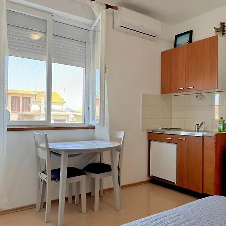 Apartment Markov *