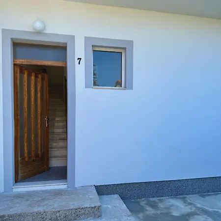 Apartment Markov *