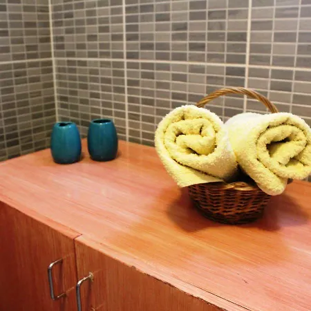 Appartement Cozy With Balcony & Free Parking *