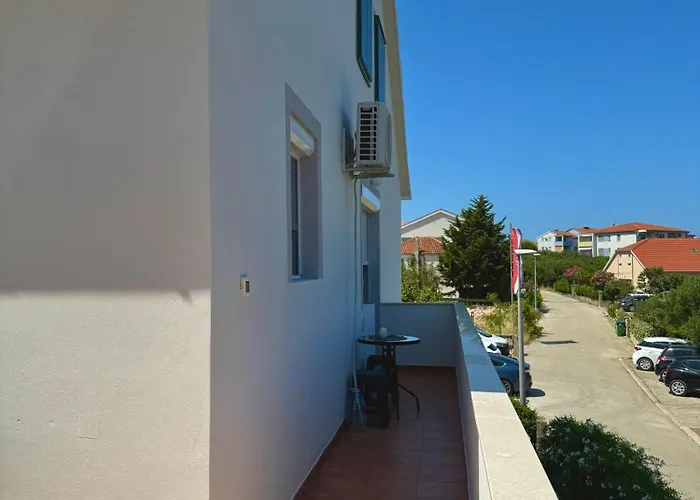 Appartement Cozy Studio With Balcony & Free Parking Murter