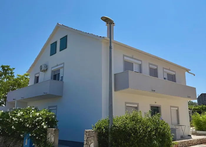 Cozy Studio With Balcony & Free Parking Appartement *