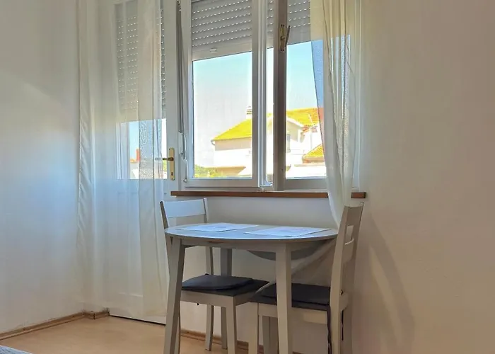Cozy Studio With Balcony & Free Parking Appartement Murter